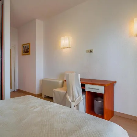 Apartment 3 Bedroom Cozy In