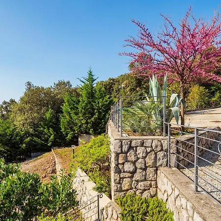 3 Bedroom Cozy In Apartment Moscenicka Draga
