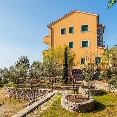 3 Bedroom Cozy In Moscenicka Draga